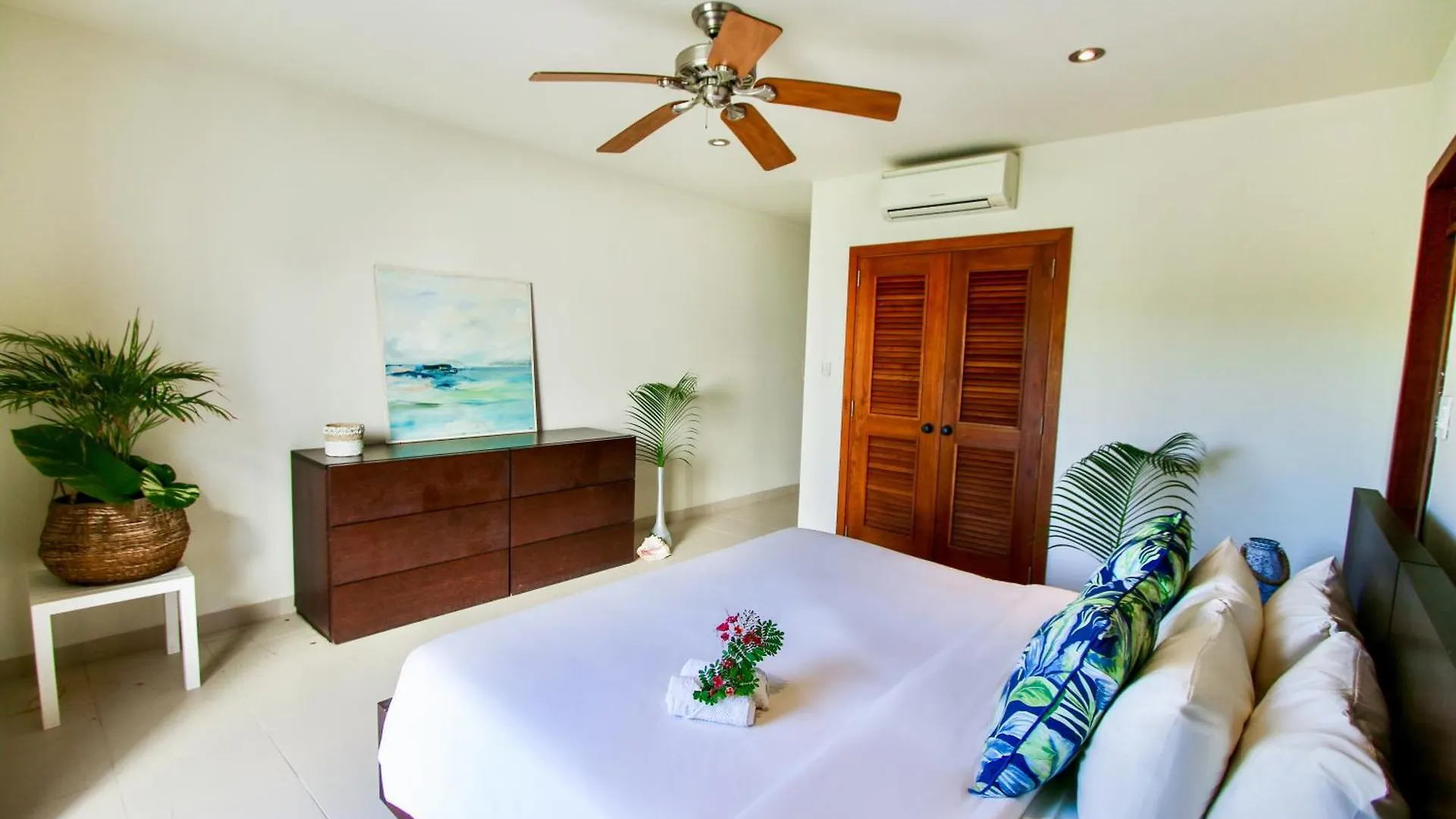 Nonsuch Bay The Hideaway Hotel Gaynors Resort